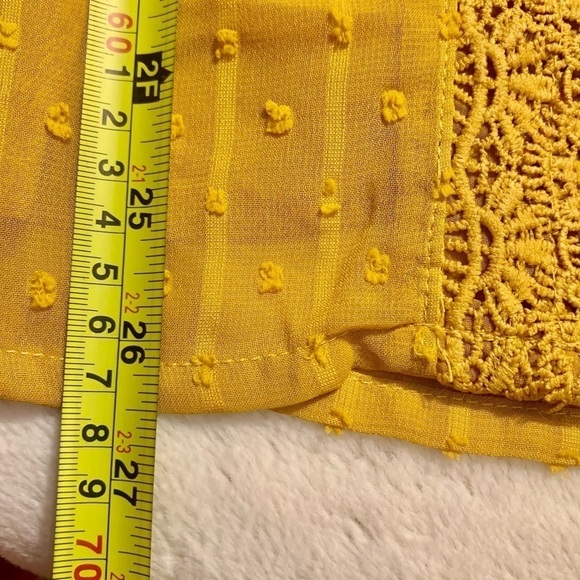 Gold Textured Blouse Medium V-Neck Crochet Detail Trim Short Sleeves Boho - Picture 15 of 15